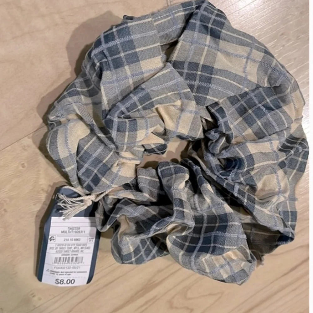 NEW Blue Check Pattern Universal Thread hair tie 